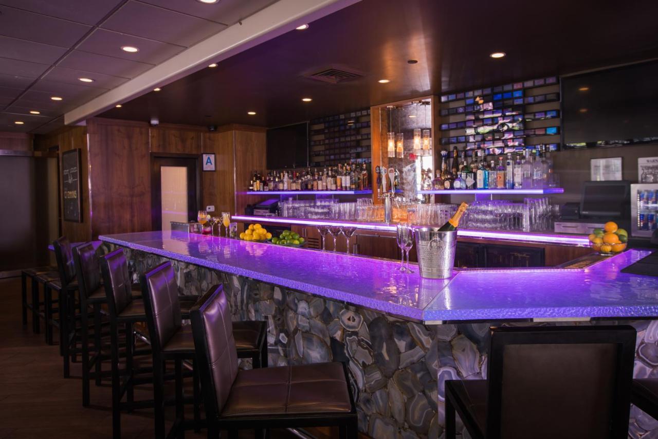 Hotel E Downtown Angeles 4*